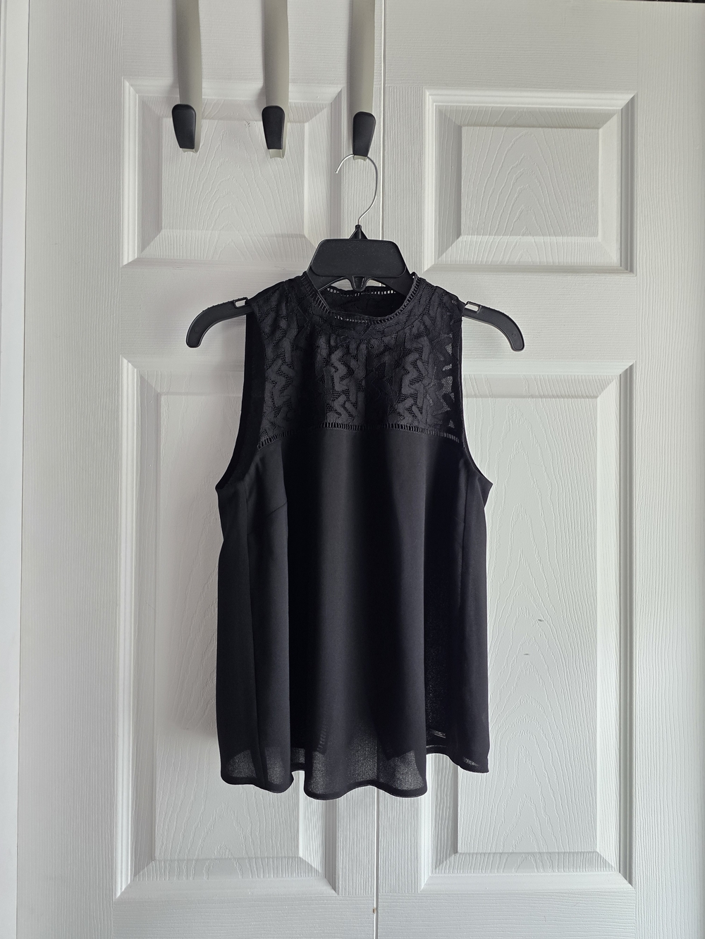 A/X Armani Exchange Black Sleeveless Lace-Yoke Blouse Size XS/TP/EP